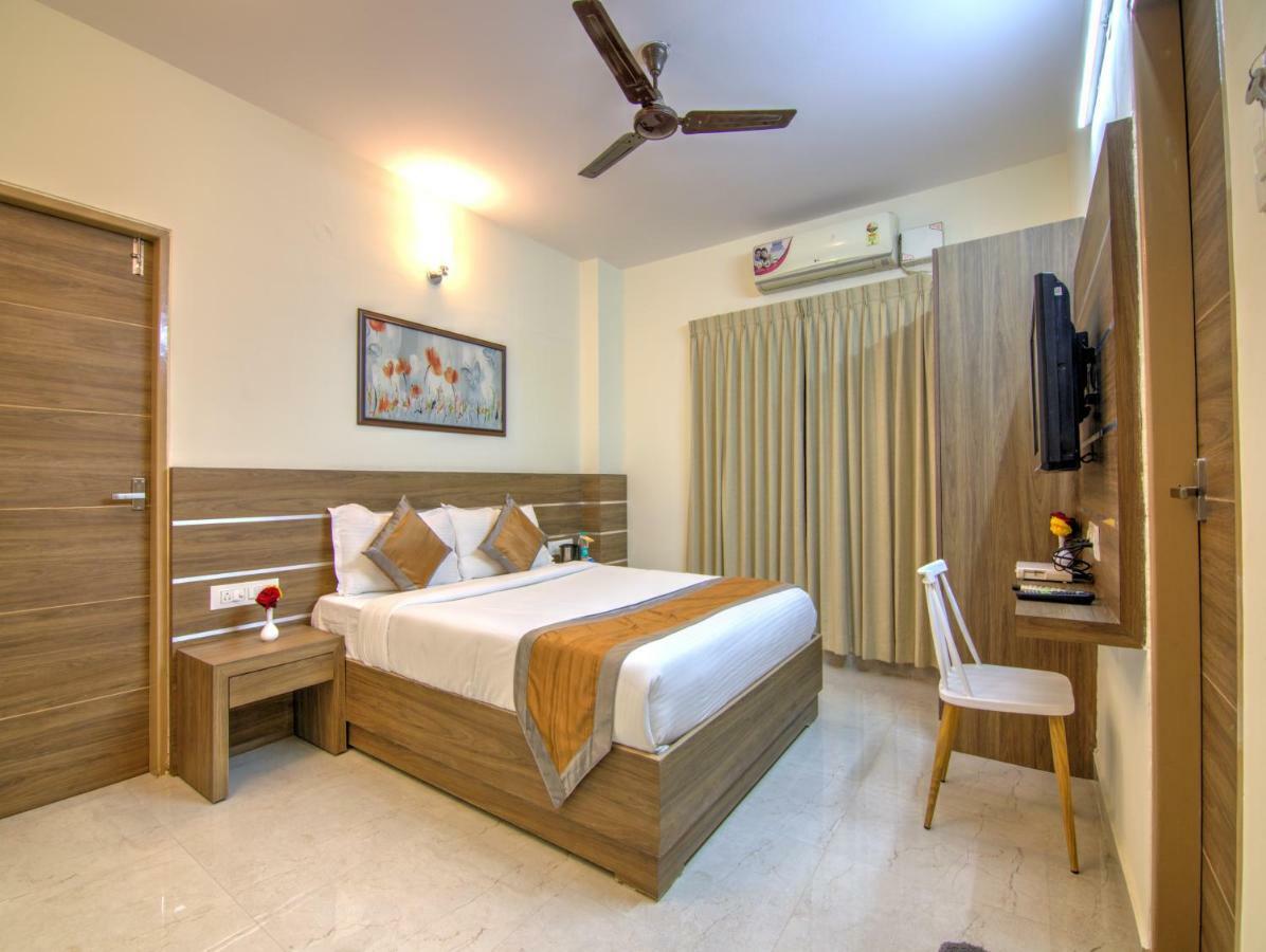 Sunshine Suites Grand Deluxe Bangalore Exterior photo